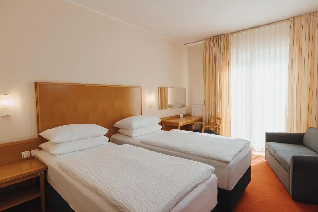Ramada Hotel & Suites (se skipasem)