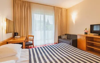 Ramada Hotel & Suites (se skipasem)