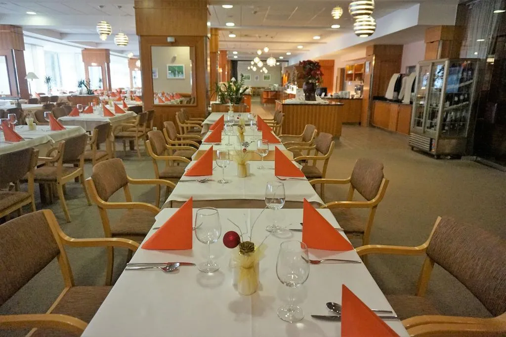 Hotel Kompas (se skipasem)