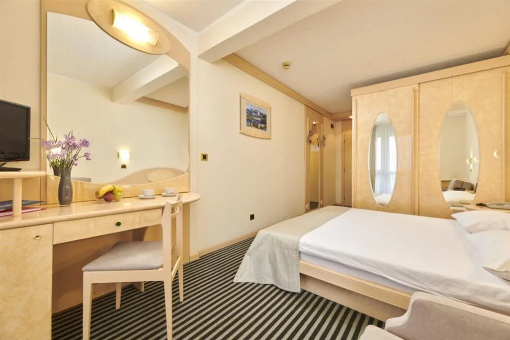 Hotel Istra (Poreč)
