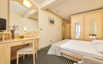 Hotel Istra (Poreč)