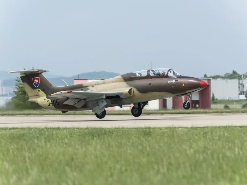 Zážitkový let stíhačkou L-29 Delfín