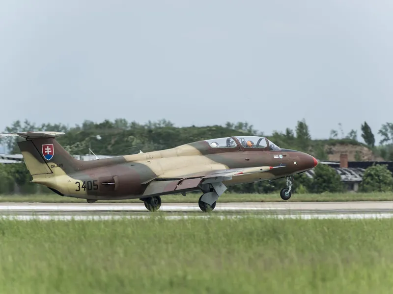 Zážitkový let stíhačkou L-29 Delfín