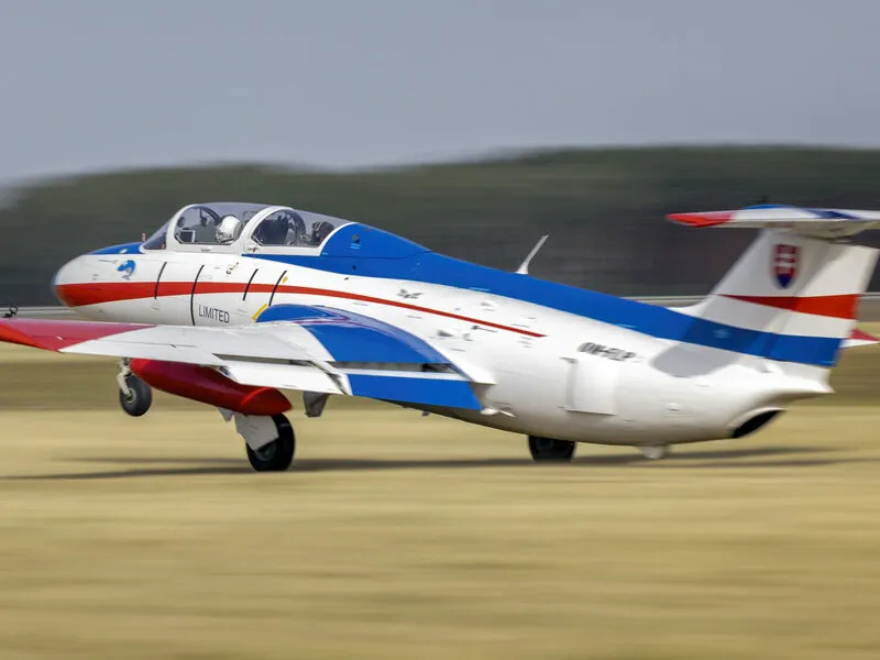 Zážitkový let stíhačkou L-29 Delfín
