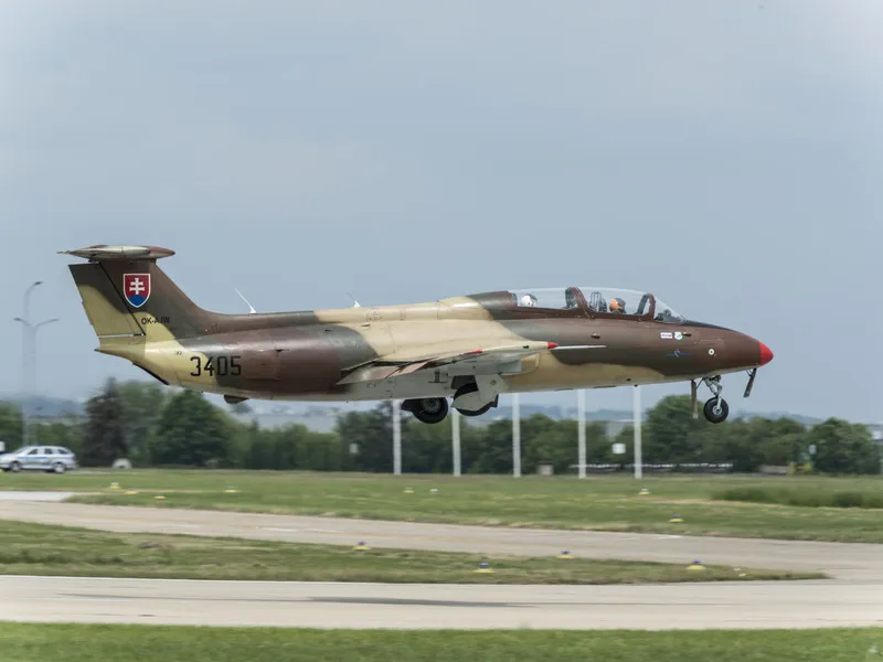 Zážitkový let stíhačkou L-29 Delfín