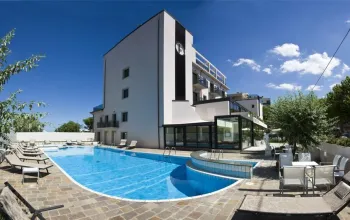 Hotel Ferretti Beach