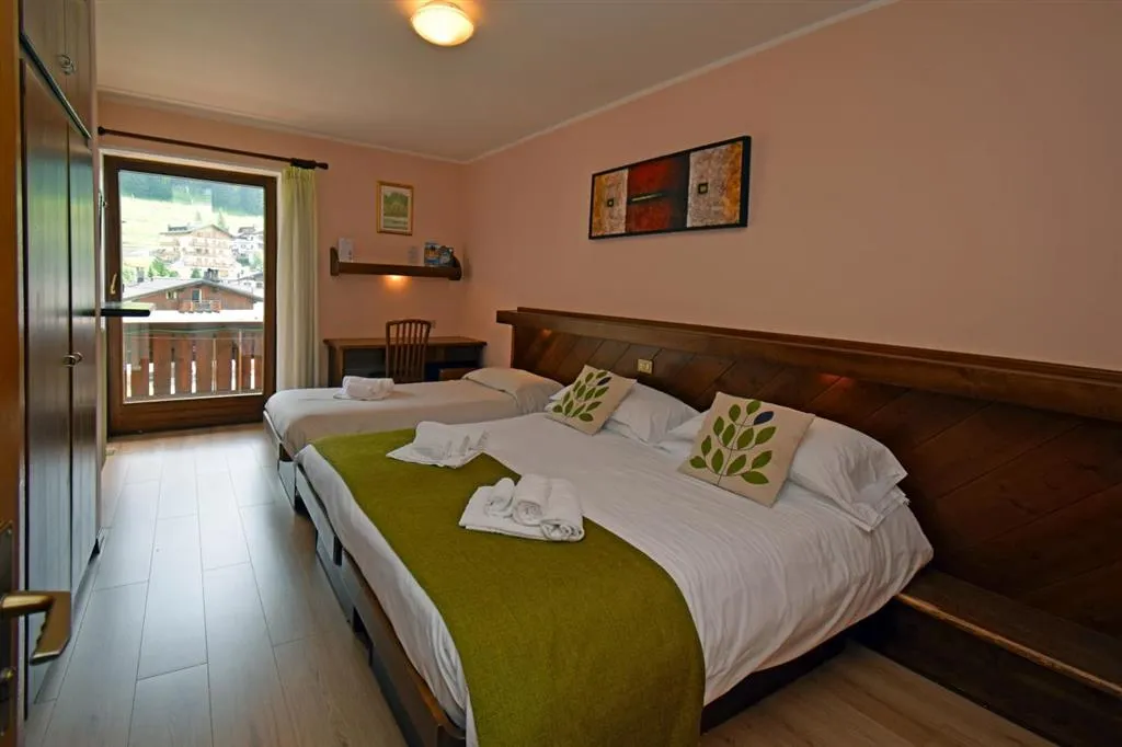 5denní zájezd s dopravou, polopenzí a skipasem v ceně – hotel Comelico
