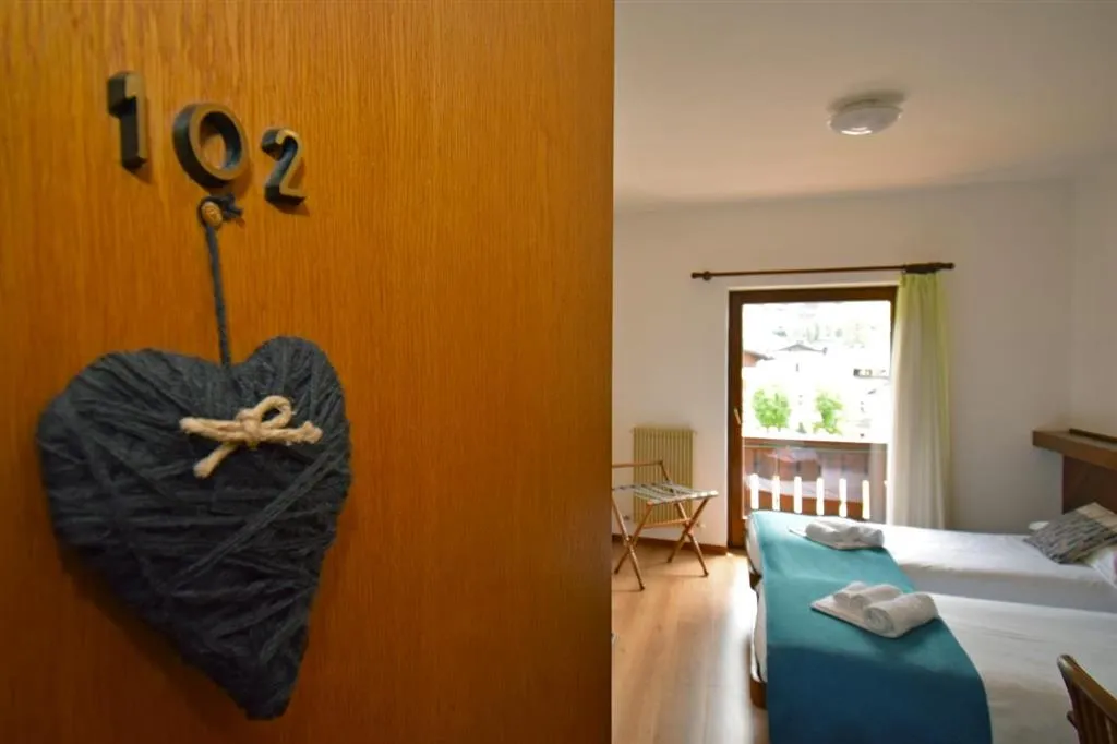 5denní zájezd s dopravou, polopenzí a skipasem v ceně – hotel Comelico