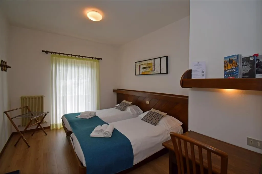 5denní zájezd (denní přejezd) s dopravou, polopenzí a skipasem v ceně – hotel Comelico