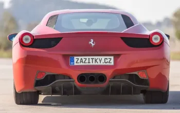Jízda ve Ferrari na Moravě Jízda ve Ferrari na Moravě – dárek a zážitek