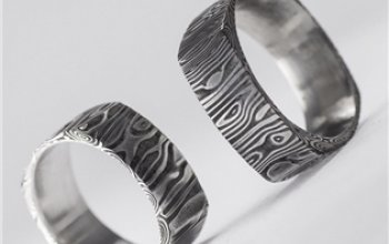 KREDUM® Hynek Kalista Pánský kovaný prsten Damasteel Kulatýčtvereček - velikost 65 - KS1021-65