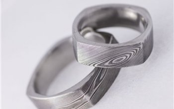 KREDUM® Hynek Kalista Pánský kovaný prsten Damasteel Kulatýčtvereček - velikost 65 - KS1021-65