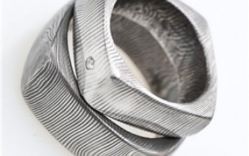 KREDUM® Hynek Kalista Pánský kovaný prsten Damasteel Kulatýčtvereček - velikost 65 - KS1021-65