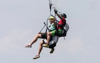 Tandemový paragliding - akrobatický let