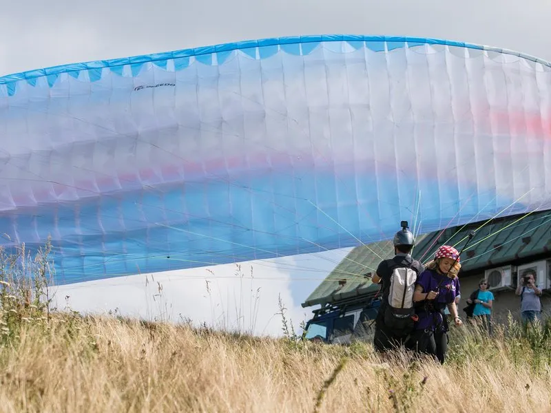 Tandemový paragliding - akrobatický let